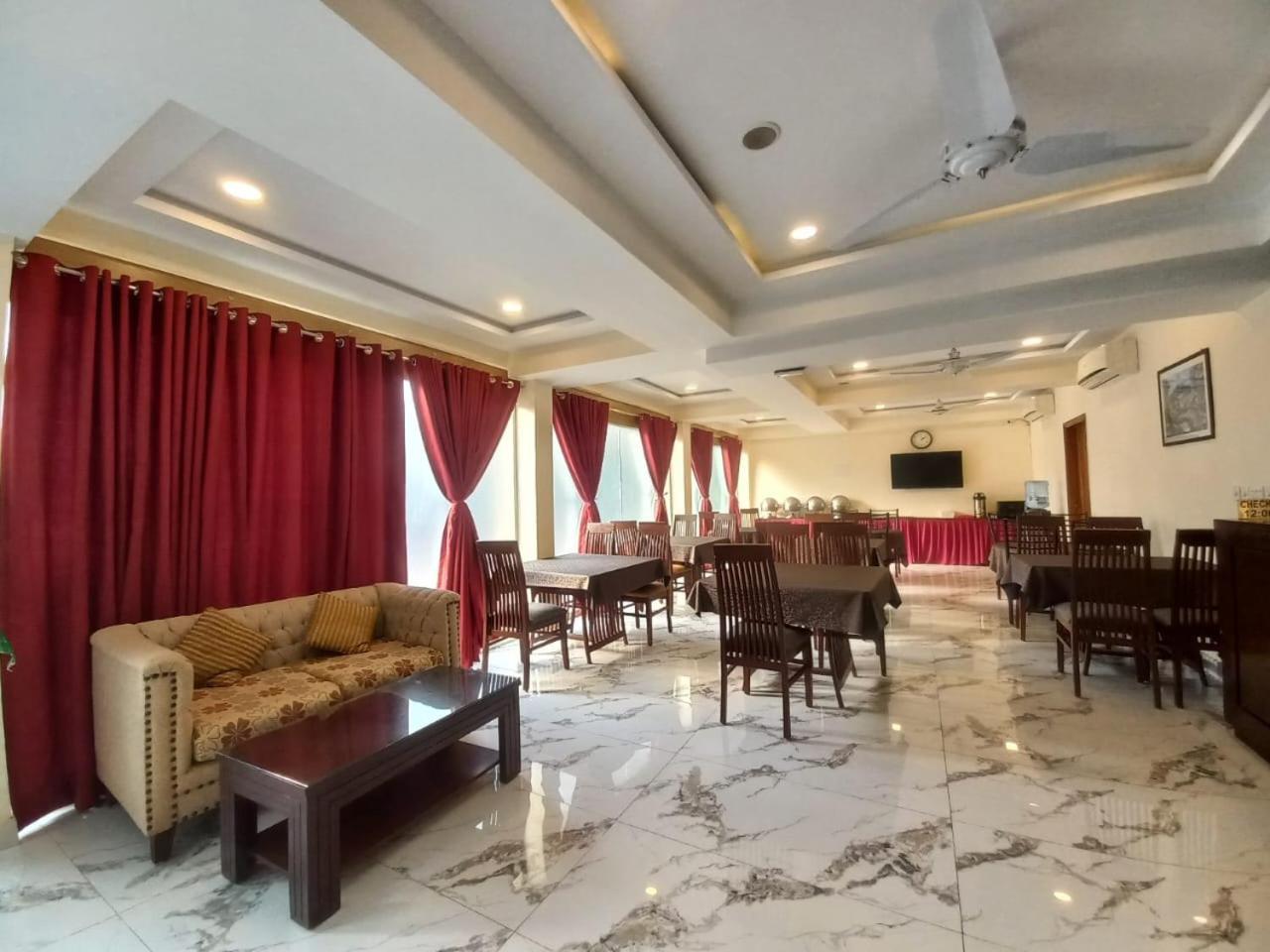 Hotel Diplomat Islamabad Luaran gambar