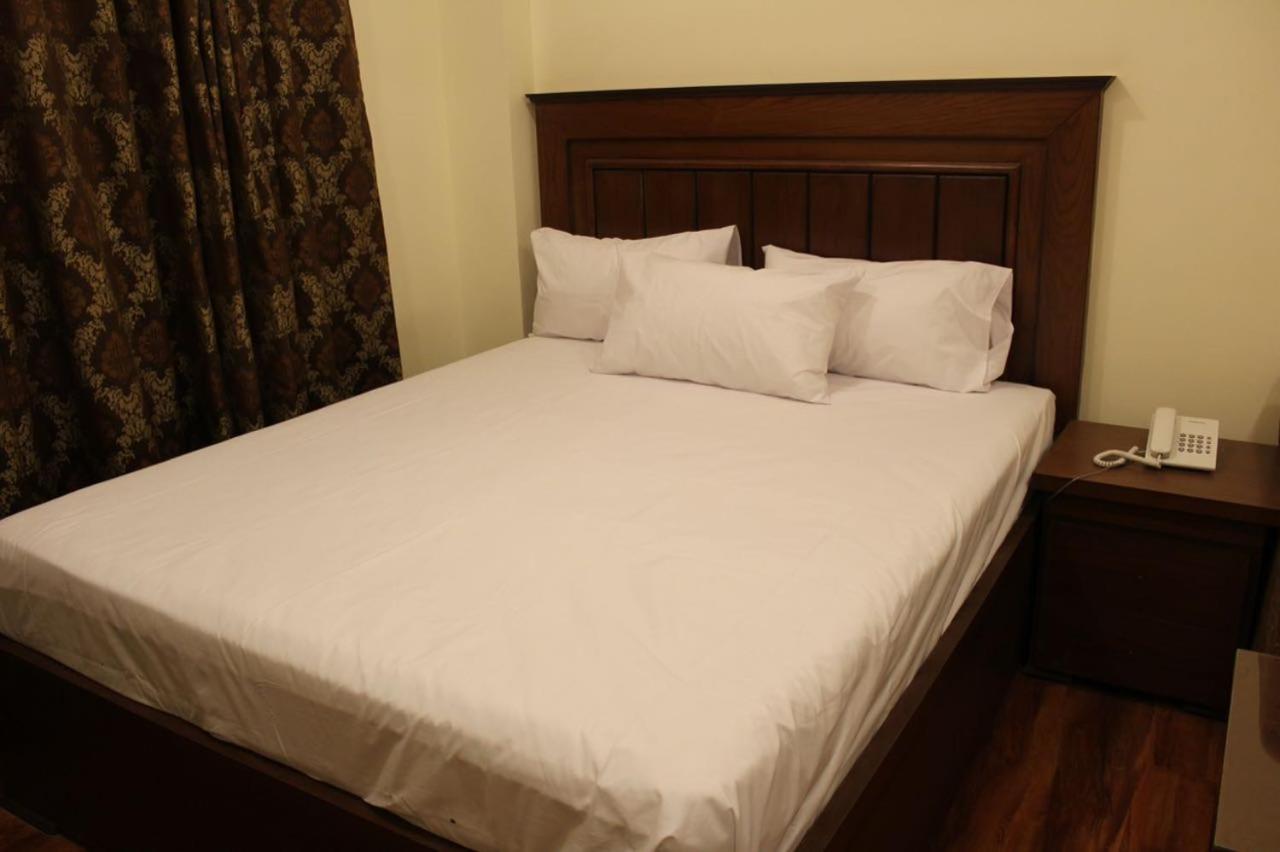 Hotel Diplomat Islamabad Luaran gambar