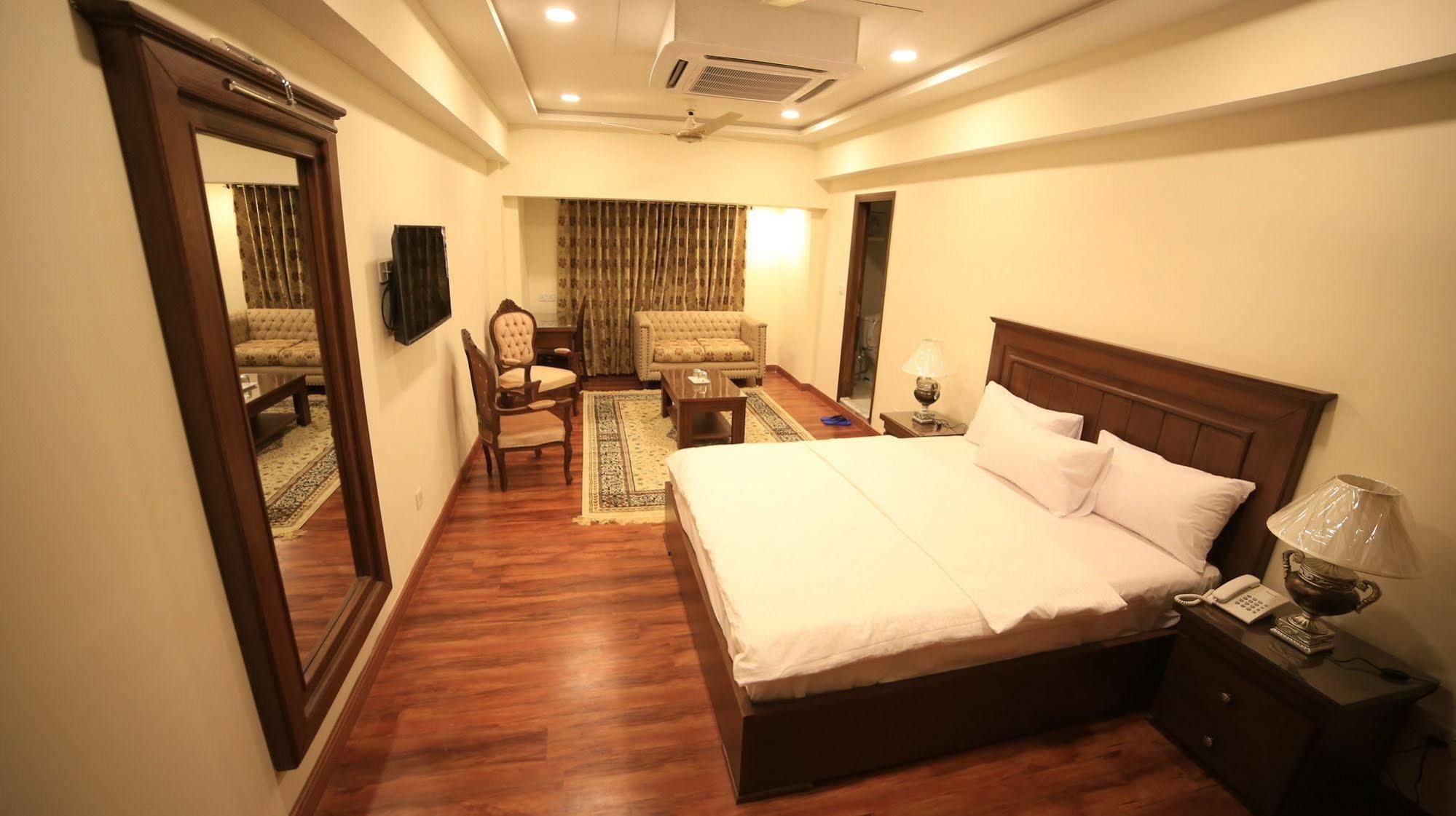 Hotel Diplomat Islamabad Luaran gambar